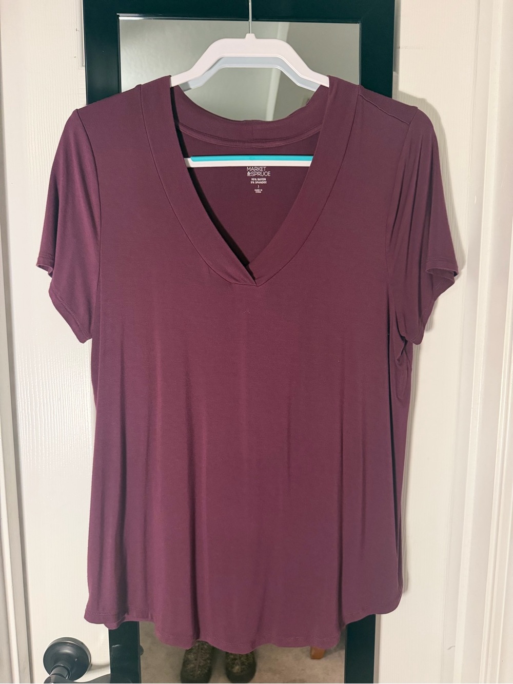 Market & Spruce Erin Overlap V-Neck Knit Tee – Burgundy – Size L